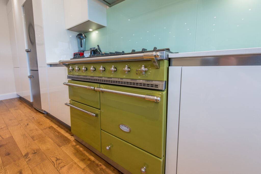 Z Shaw - North Finchley